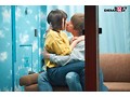 パワーアップ！逆転マジックミラー号 「素人娘たちの大胆SEXを生で見たくないですか？」大人数に見られているとは知らずに激イキ姿を大胆に披露！ パート2 - サンプル 5