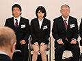 新卒美少女を裸にして尻穴と膣穴の奥まで視姦する［セクハラ圧迫面接］危険日に中出しされたのに不採用にされ号泣！2022春 - サンプル 1