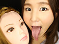 マネキンをベロでしゃぶりつくす美女 - サンプル 4
