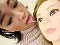マネキンをベロでしゃぶりつくす美女 - サンプル 8
