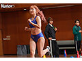陸上部セクハラ下半身強化合宿！1cmハメ空気椅子で太ももガクガク！耐えられなくなったら即挿入！純真無垢な女子部員たちはコーチに言われるがまま - サンプル 4