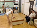 密着！一人娘が洗体営業を行う板○区最後の湯女付き銭湯 あべみかこ - サンプル 2